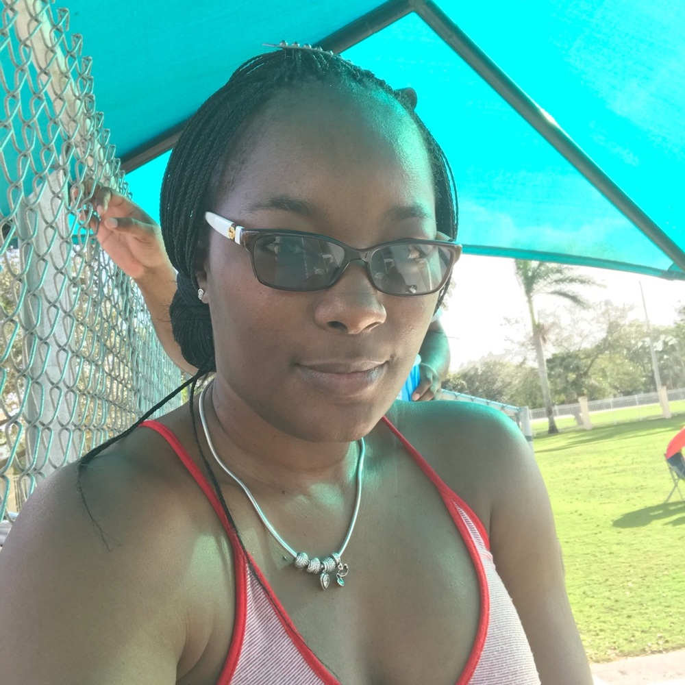 Meet your Posher, Clinette